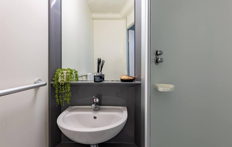 Crown Place, East Reading, Reading - Image 1